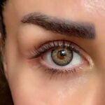 لنز عسلی رگه‌دار دور مشکی آماندا پاستل هانی